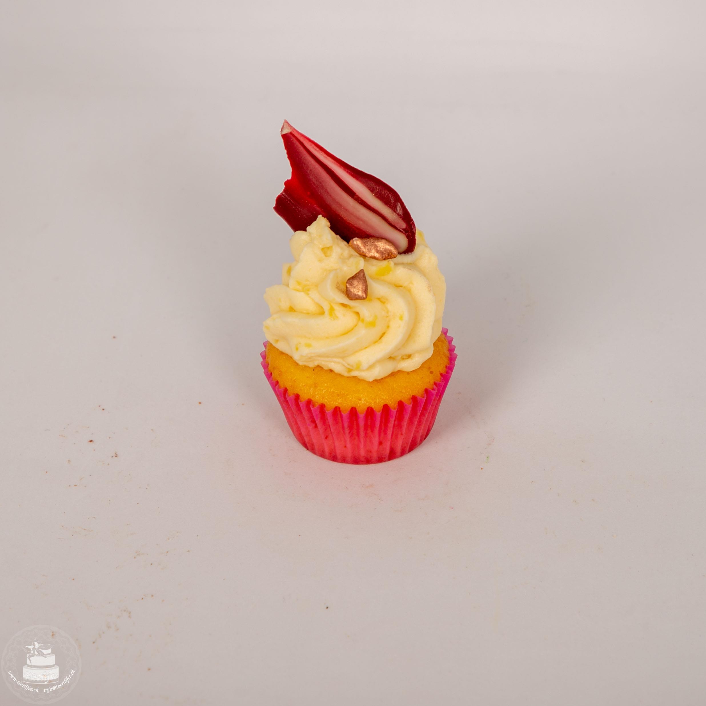 Zitronen - Mango-Passionsfrucht Joghurtmousse Mini Cupcake