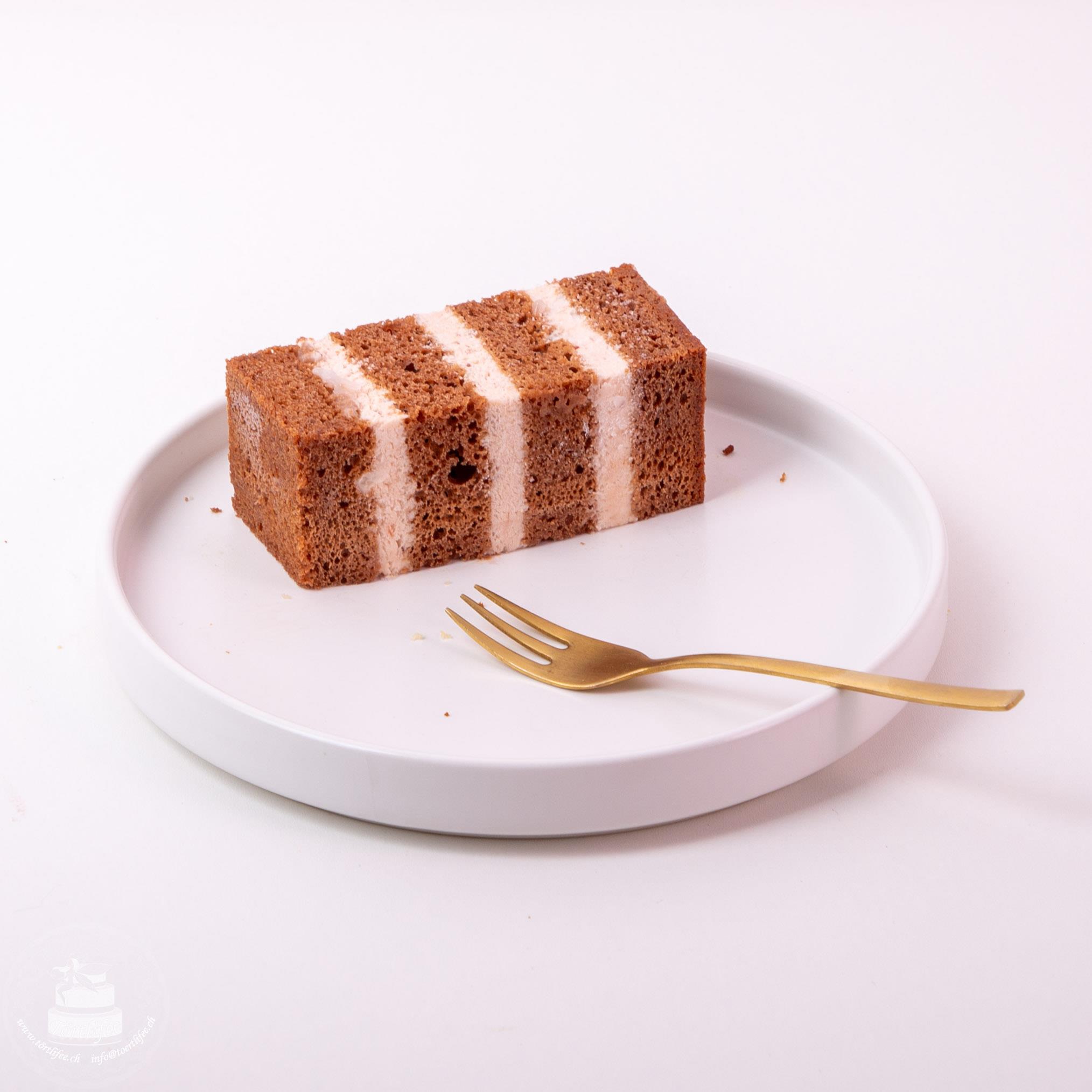 Schoko Biskuit mit Erdbeer Joghurtmousse - Cake Aroma Box
