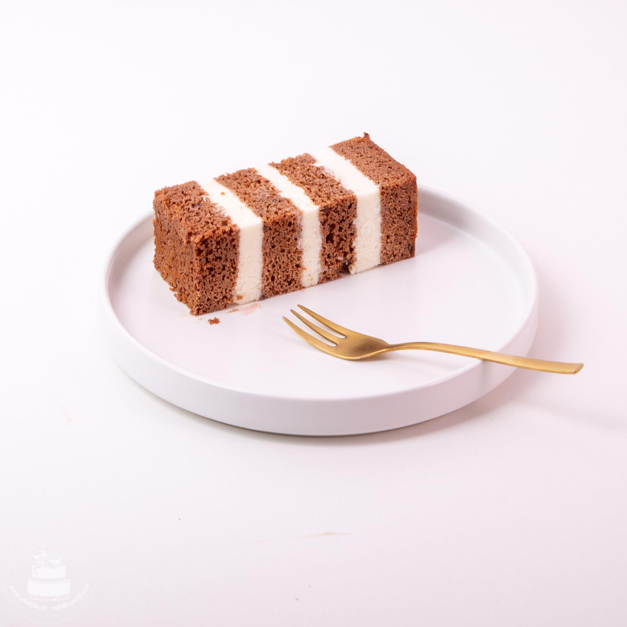 Schoko Biskuit mit Kokos Joghurtmousse - Cake Aroma Box