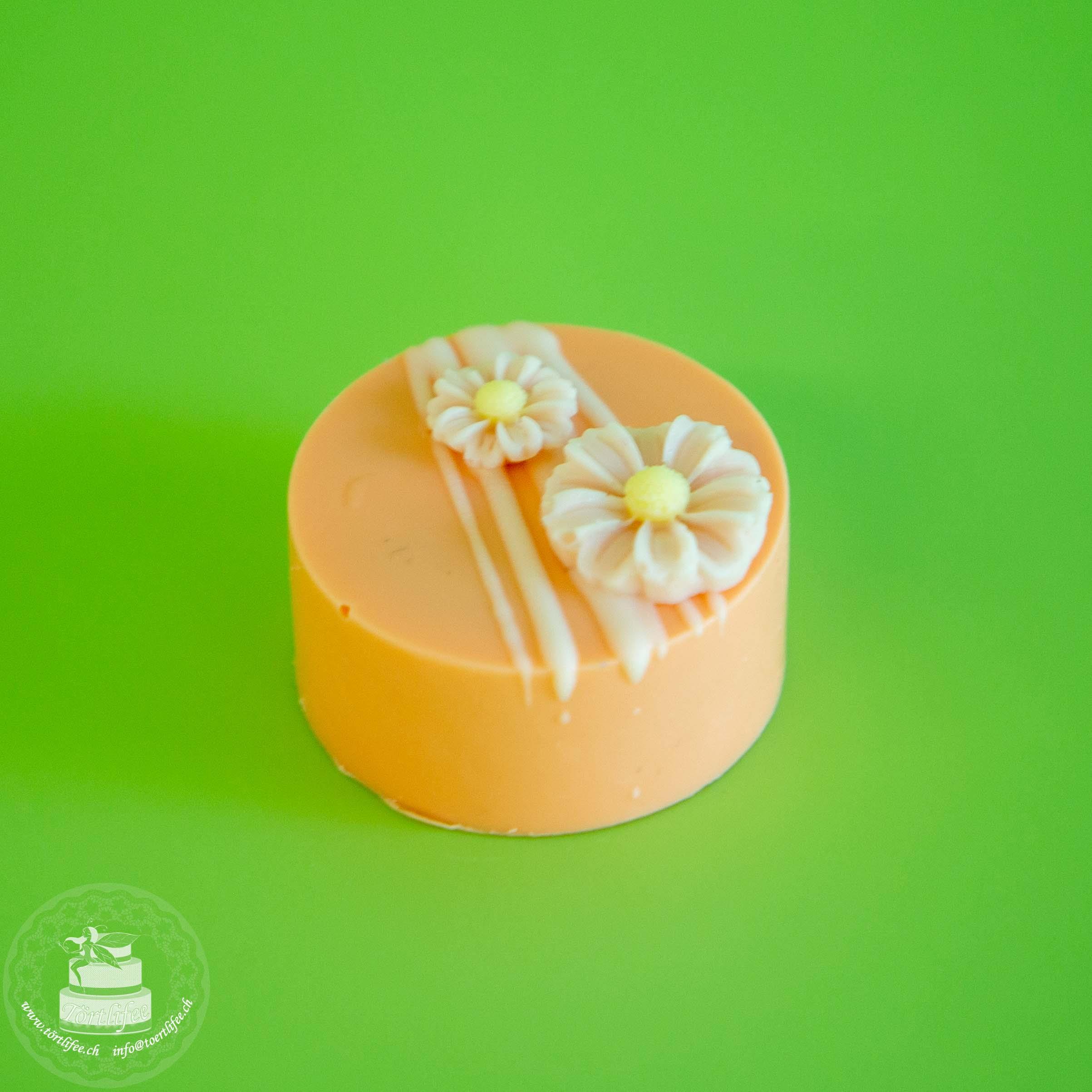 Cake Puck - Caramel Cake Puck - Caramel