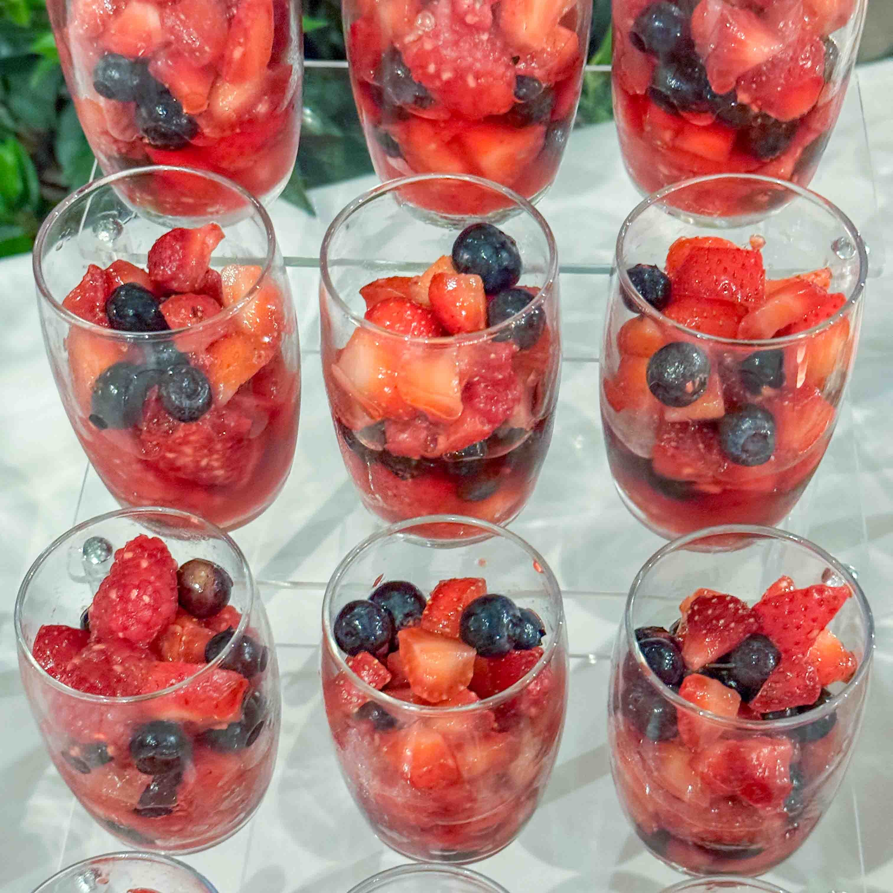 Beerensalat im Glas / Kova Becher (10cl) Beerensalat im Glas / Kova Becher (10cl)