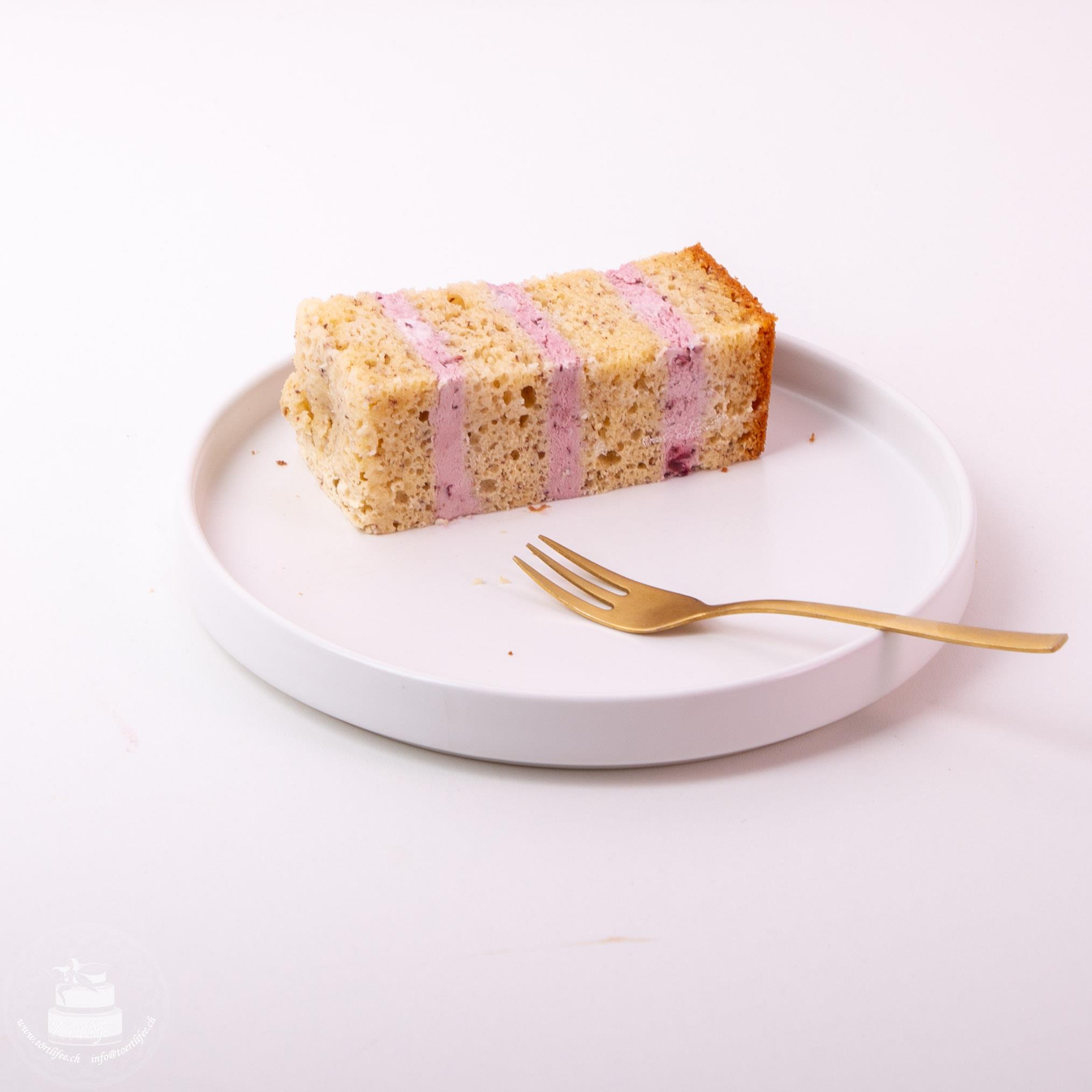 Haselnuss Biskuit mit Waldbeer - Cake Aroma Box