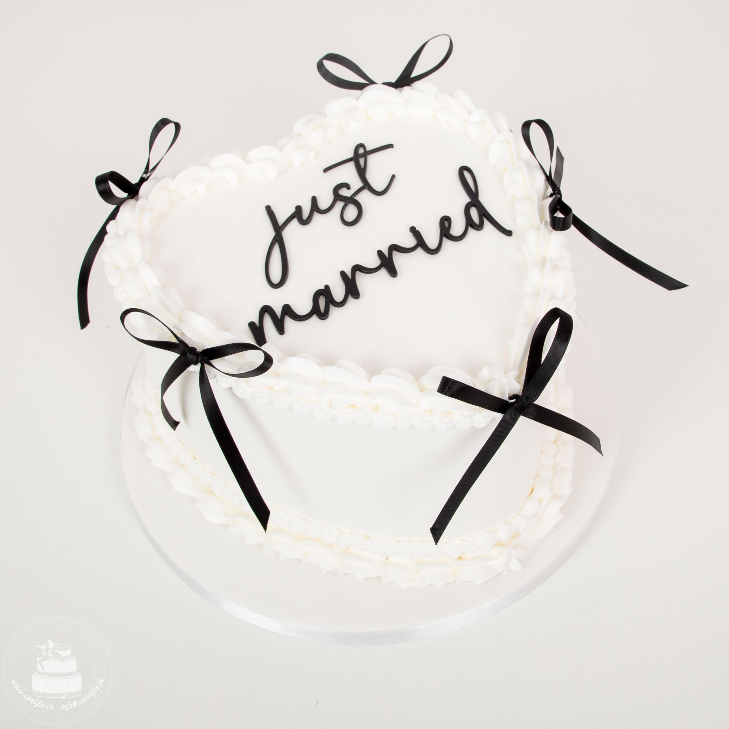 Just Married Herz Torte